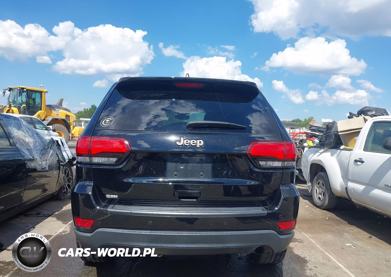 2017 Jeep Grand Cherokee 75Th Anniversary Edition 4X2 VIN:1C4RJEAG7HC628466 - 16