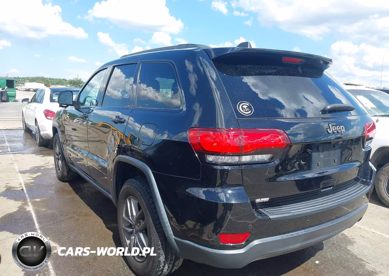 2017 Jeep Grand Cherokee 75Th Anniversary Edition 4X2 VIN:1C4RJEAG7HC628466 - 3