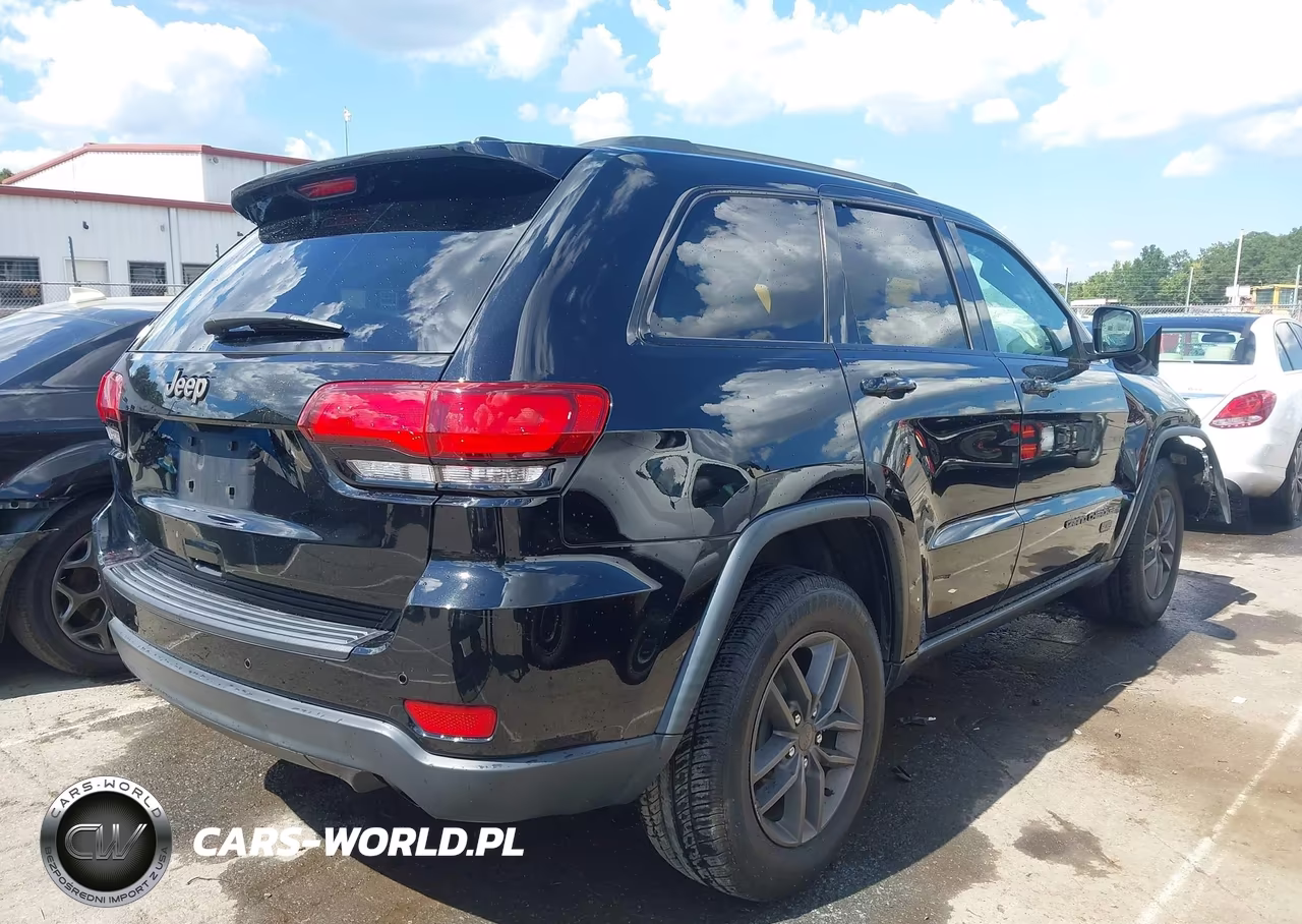 2017 Jeep Grand Cherokee 75Th Anniversary Edition 4X2 VIN:1C4RJEAG7HC628466 - 4