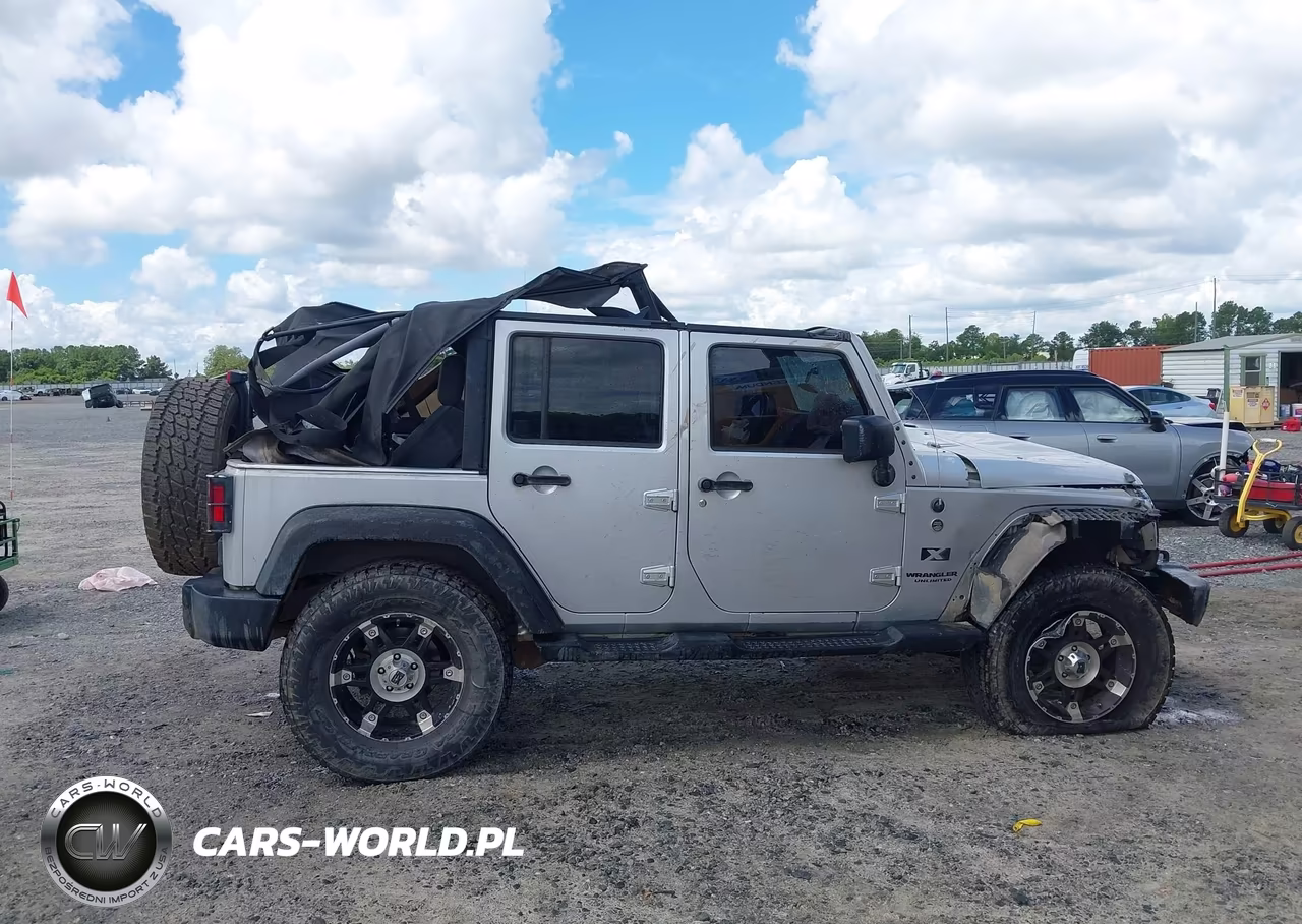 2008 Jeep Wrangler Unlimited X VIN:1J4GA39128L511237 - 13