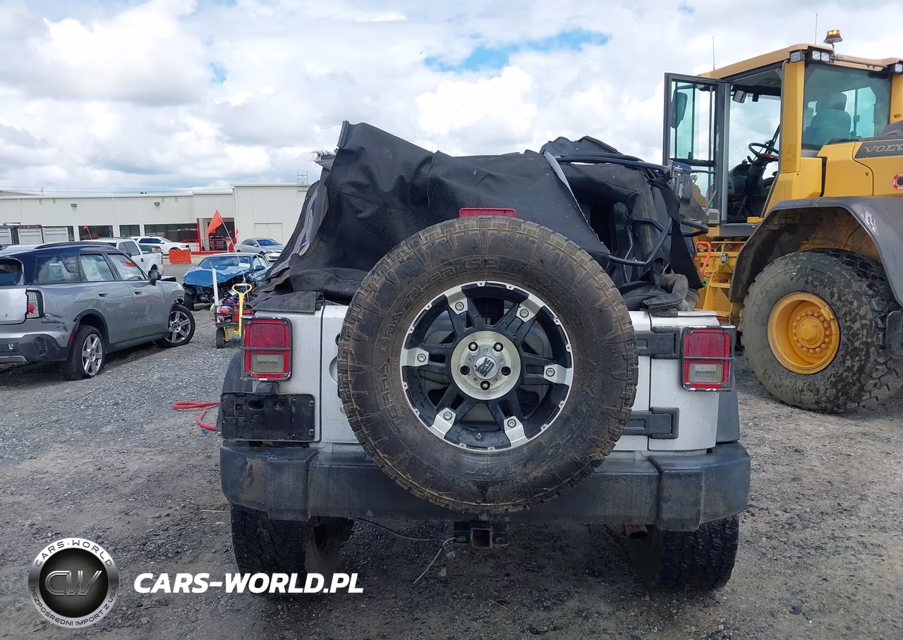 2008 Jeep Wrangler Unlimited X VIN:1J4GA39128L511237 - 16
