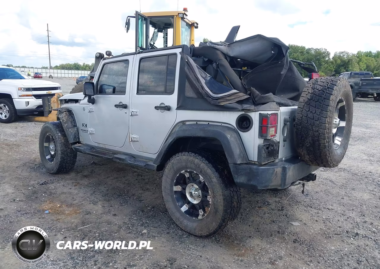 2008 Jeep Wrangler Unlimited X VIN:1J4GA39128L511237 - 3