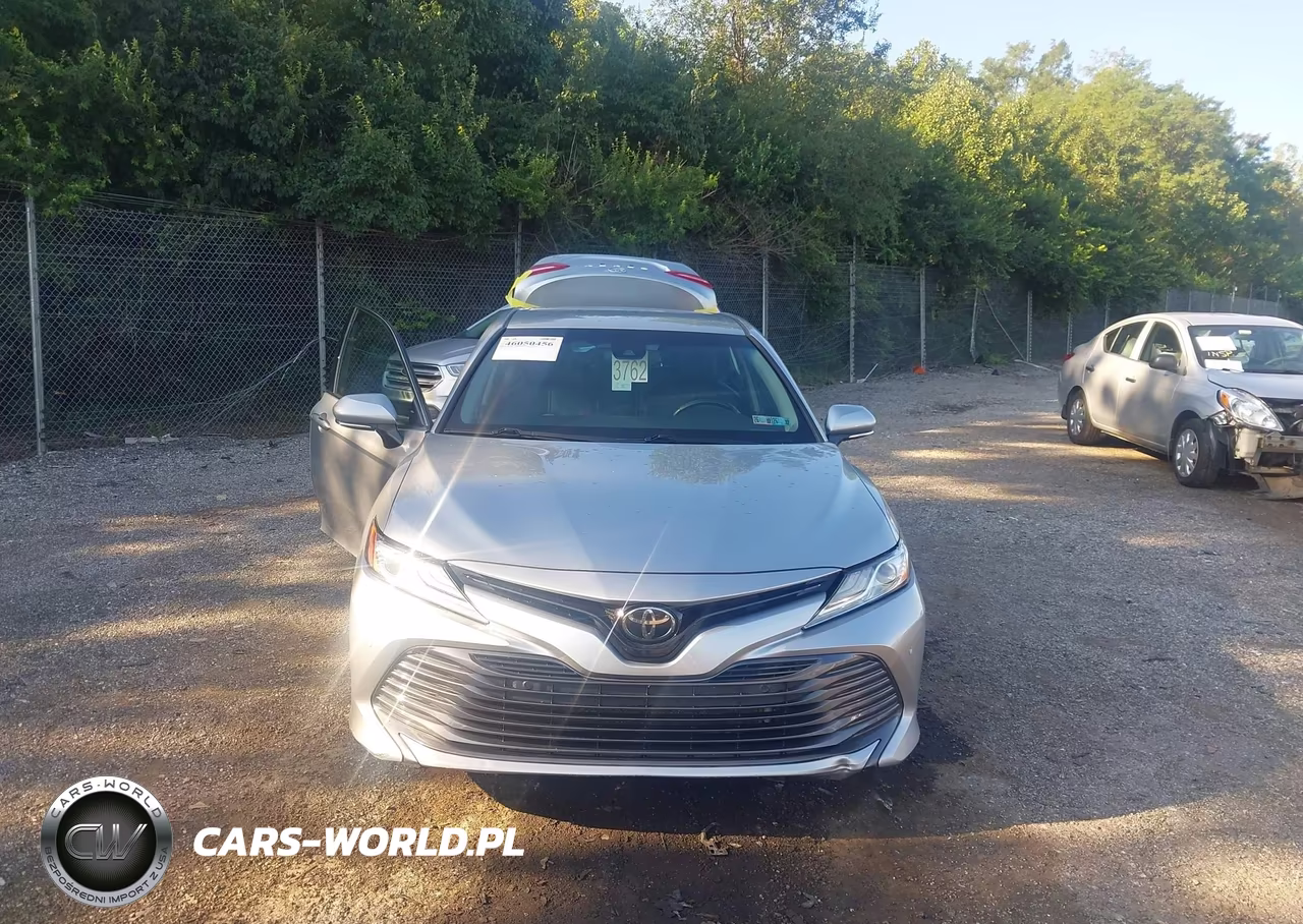 2018 Toyota Camry Xle VIN:4T1B11HK4JU055185 - 12