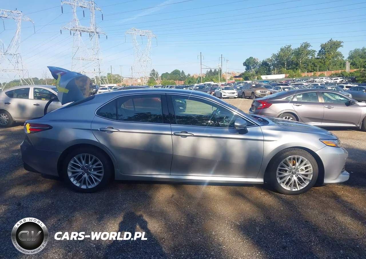 2018 Toyota Camry Xle VIN:4T1B11HK4JU055185 - 13