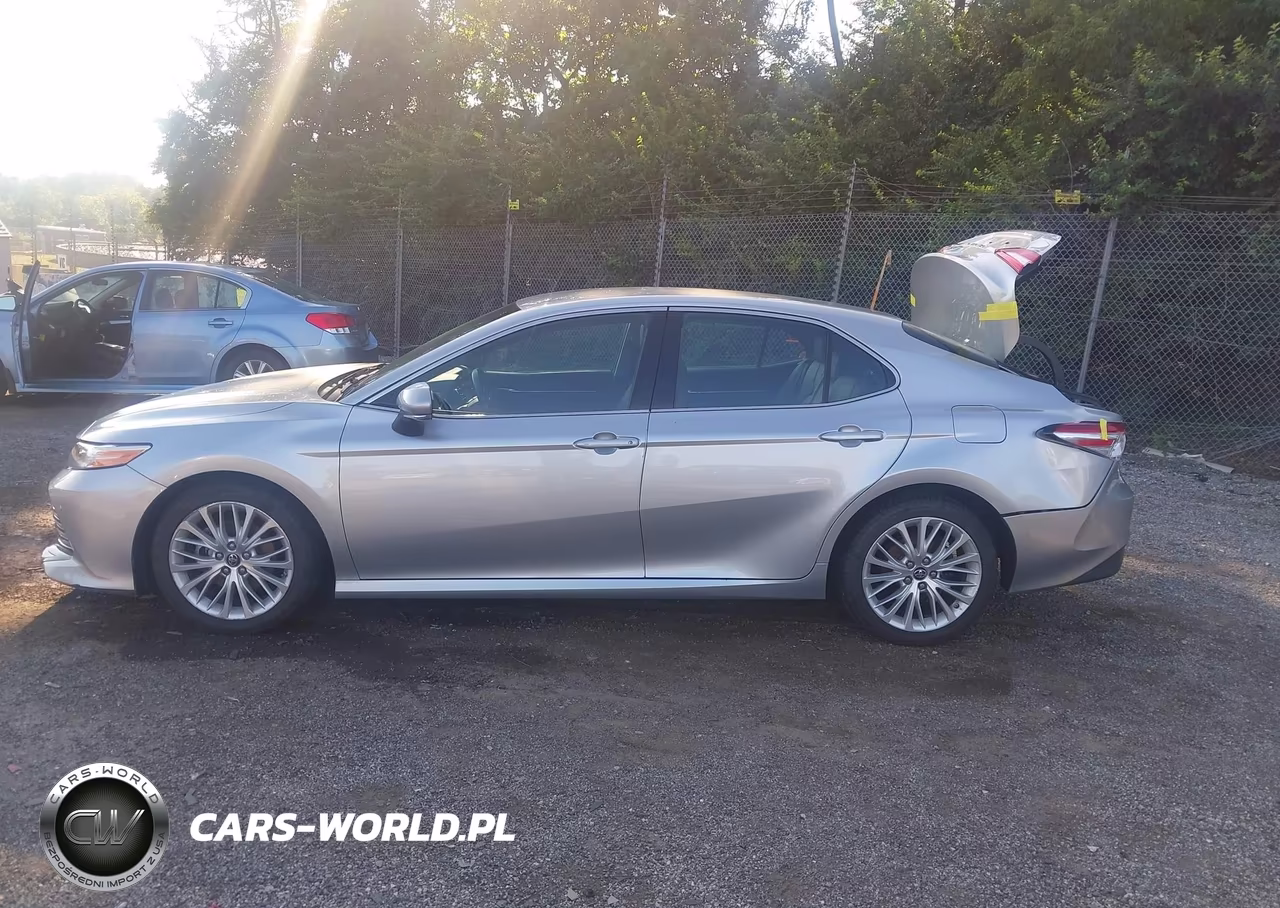 2018 Toyota Camry Xle VIN:4T1B11HK4JU055185 - 14