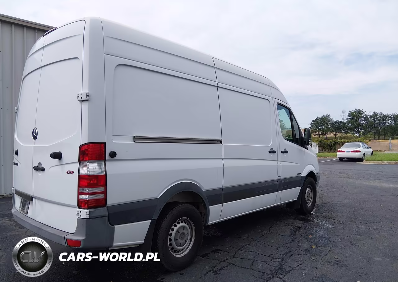 2010 Mercedes-Benz Sprinter Van 2500 VIN:WD3PE7CC3A5488423 - 4