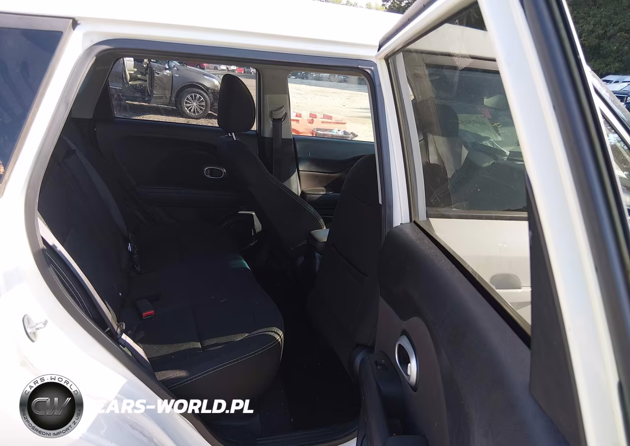 2016 Kia Soul + VIN:KNDJP3A58G7401826 - 8