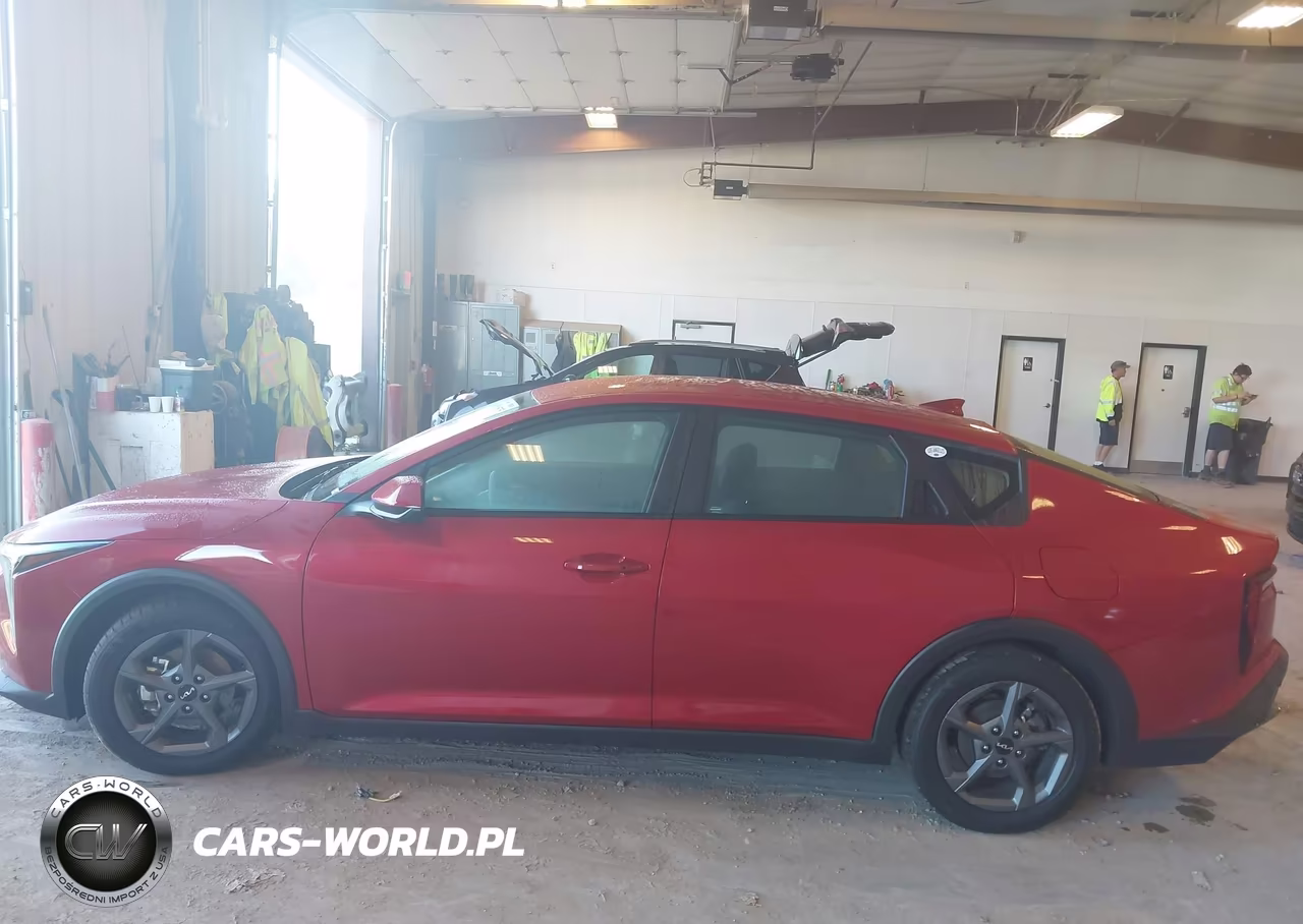 2025 Kia K4 Lxs VIN:3KPFT4DE4SE098684 - 14