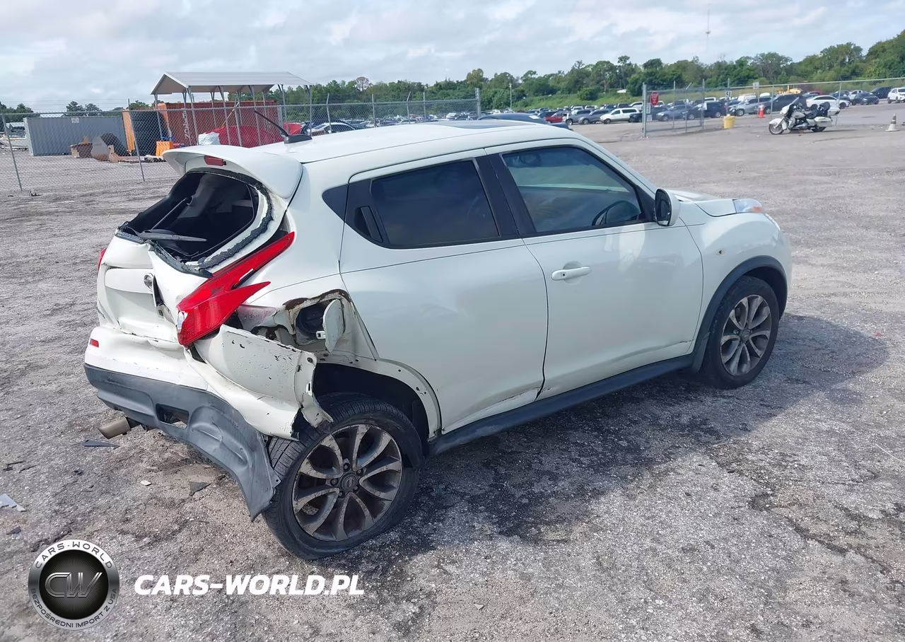 2011 Nissan Juke Sv VIN:JN8AF5MR9BT011108 - 4