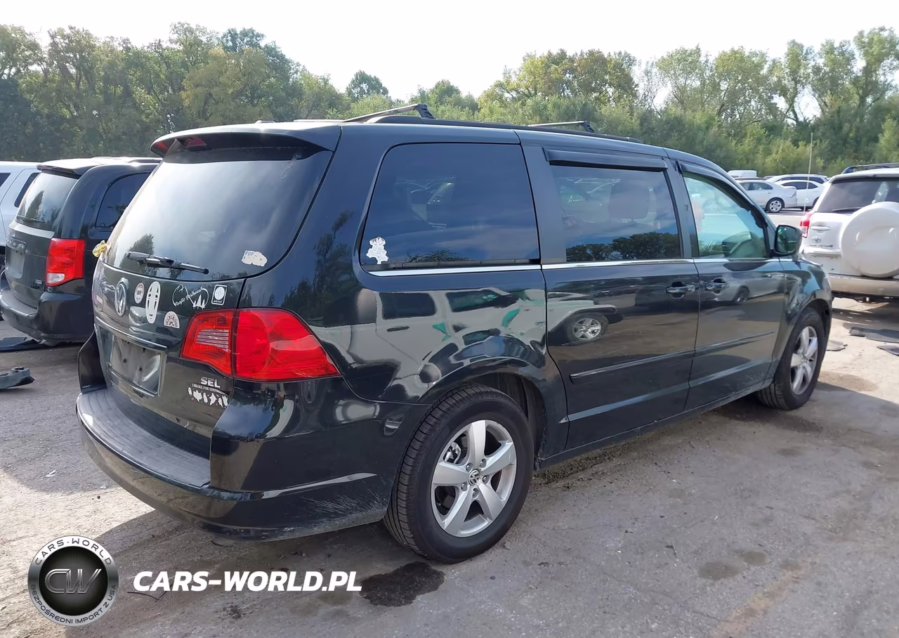 2011 Volkswagen Routan Sel W-Navigation VIN:2V4RW5DG1BR691192 - 4