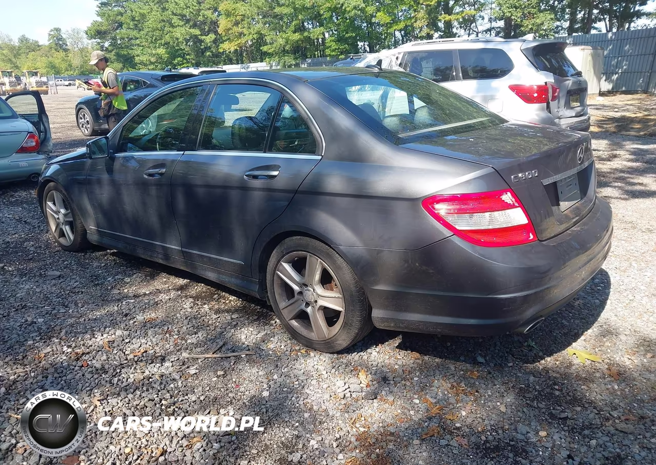 2010 Mercedes-Benz C 300 Sport 4Matic VIN:WDDGF8BB6AF475246 - 3