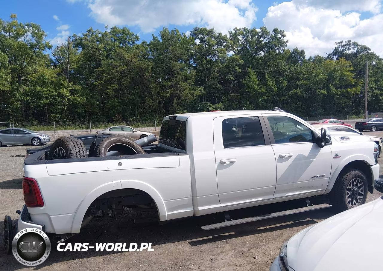 2026 Ram 2500 Limited Longhorn 4X4 8' Box VIN:3C63R5TL6TG270881 - 13