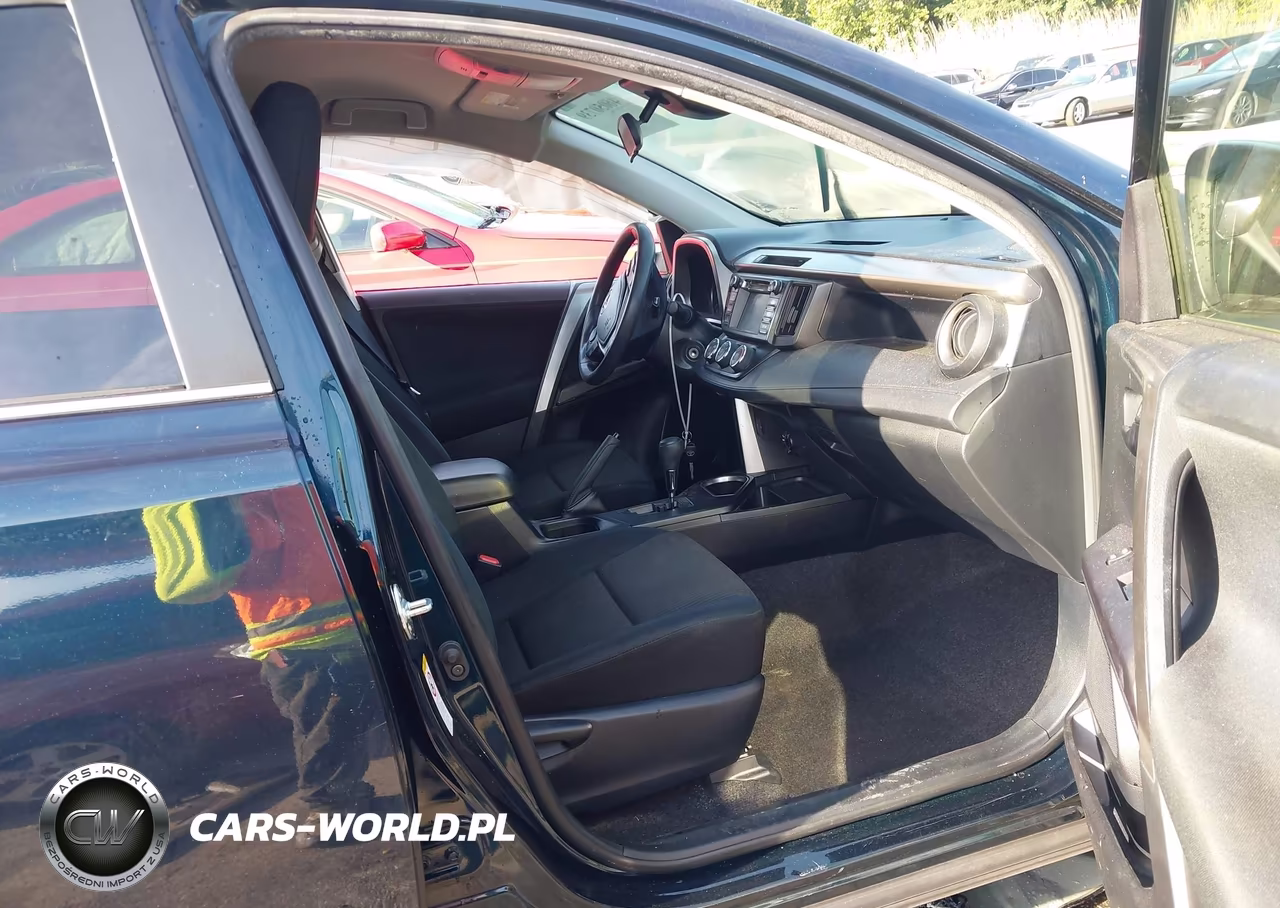 2018 Toyota Rav4 Le VIN:JTMBFREV0JJ235042 - 5