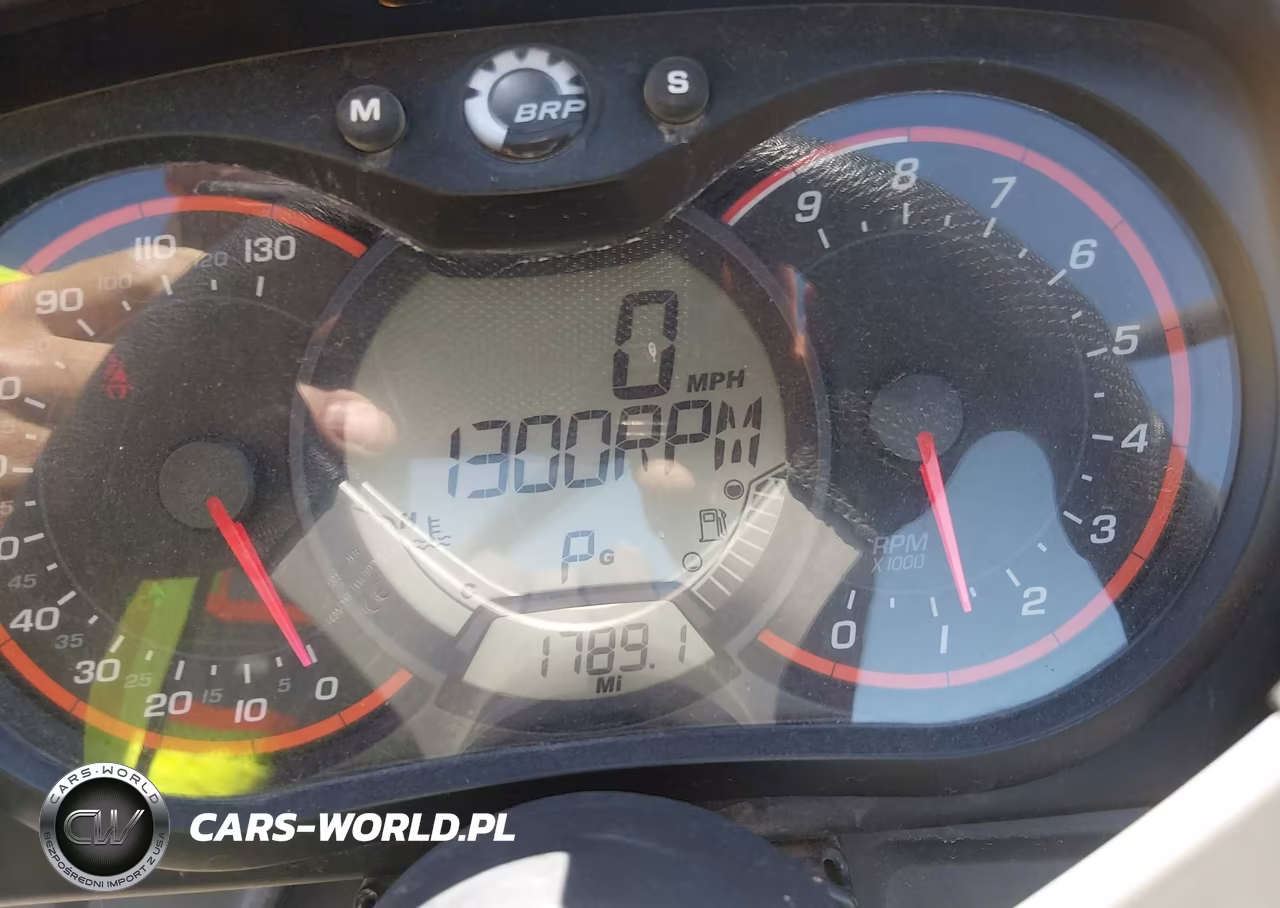 2014 Can-Am Commander 800R Xt VIN:3JBKKCN17EJ000754 - 7