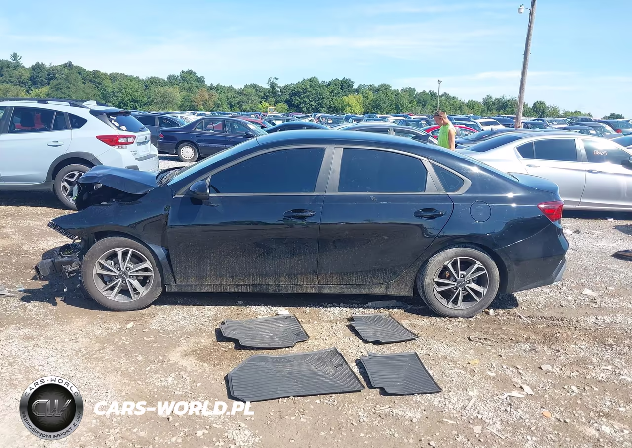 2023 Kia Forte Lxs VIN:3KPF24AD5PE523786 - 14