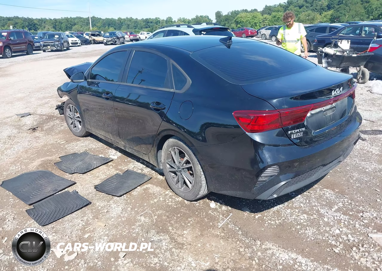 2023 Kia Forte Lxs VIN:3KPF24AD5PE523786 - 3