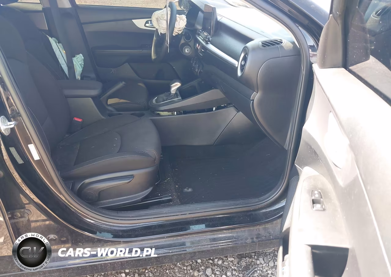 2023 Kia Forte Lxs VIN:3KPF24AD5PE523786 - 5