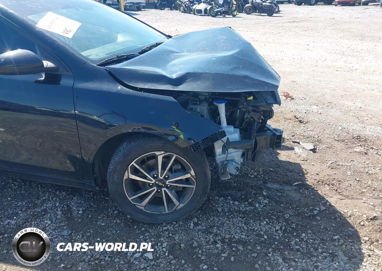 2023 Kia Forte Lxs VIN:3KPF24AD5PE523786 - 6