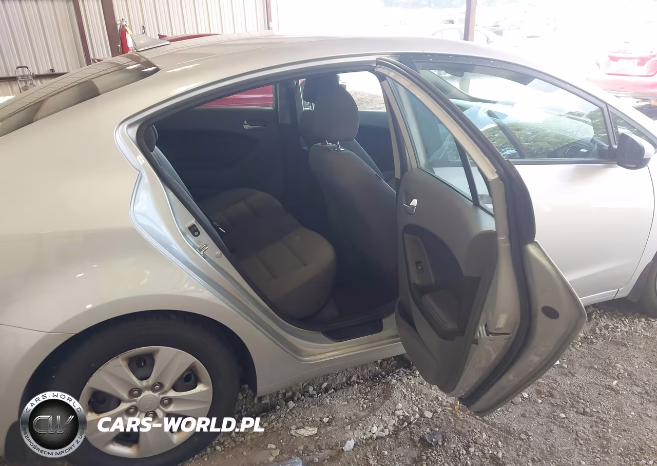 2017 Kia Forte Lx VIN:3KPFK4A78HE065625 - 8