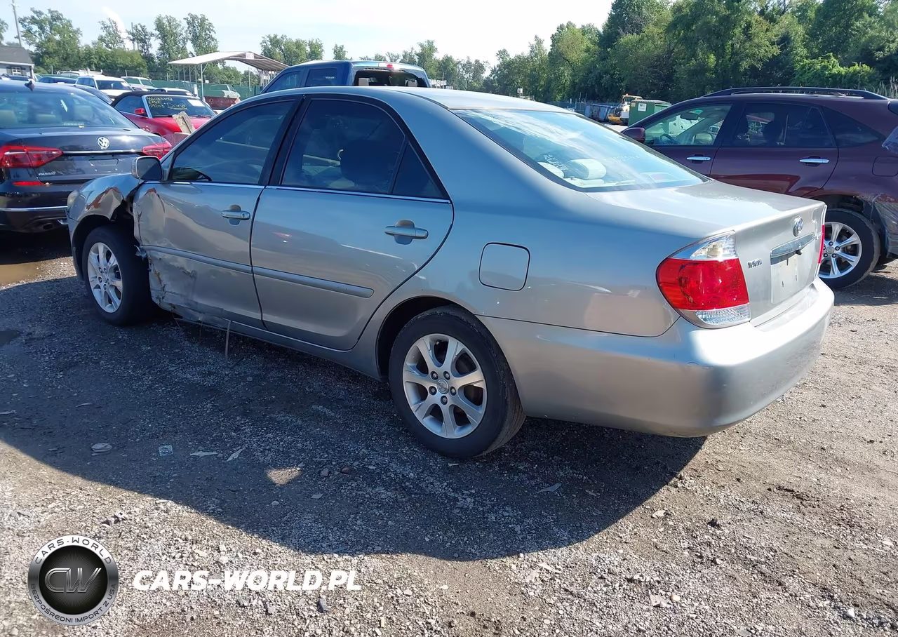 2005 Toyota Camry Le VIN:4T1BE30K05U947936 - 3