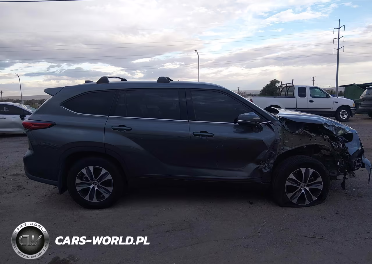 2022 Toyota Highlander Xle VIN:5TDGZRBH2NS220613 - 12