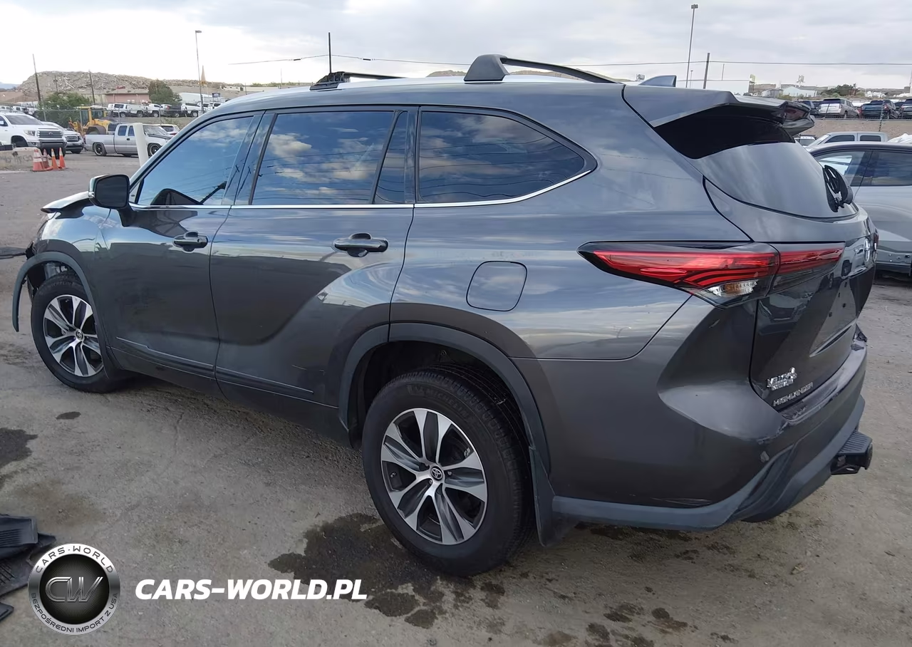 2022 Toyota Highlander Xle VIN:5TDGZRBH2NS220613 - 3