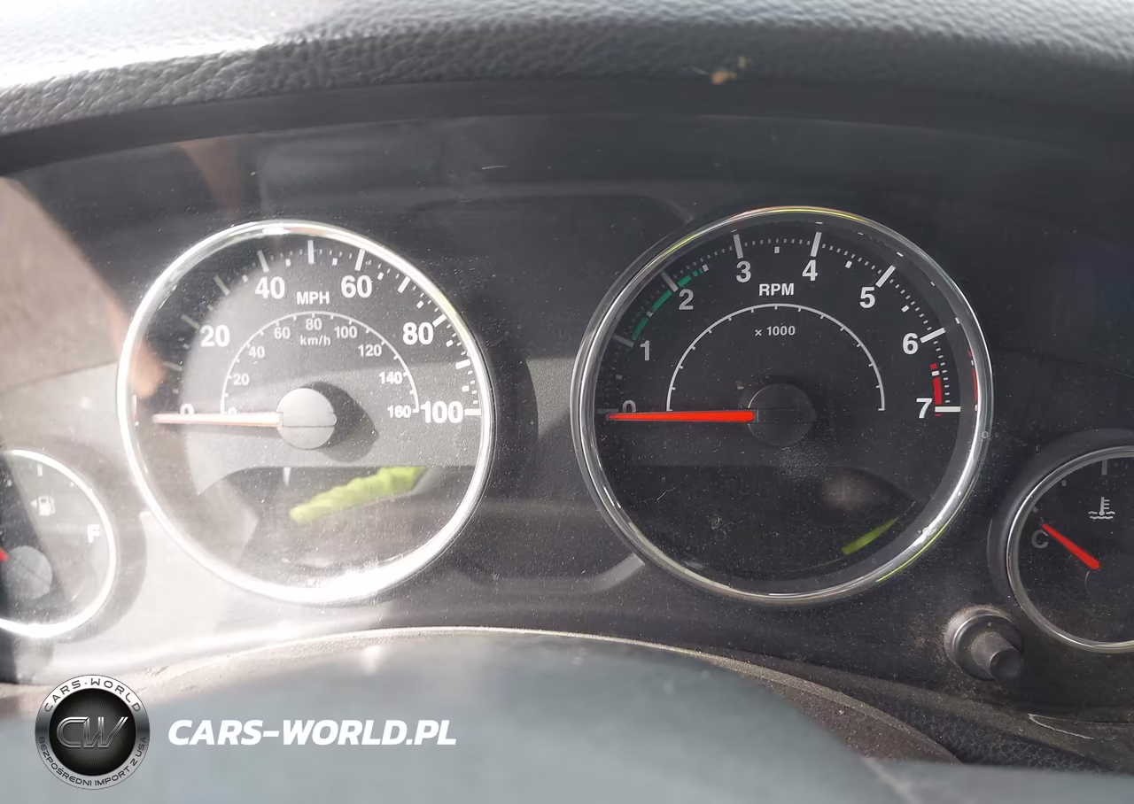 2011 Jeep Wrangler Sahara VIN:1J4AA5D1XBL585814 - 7