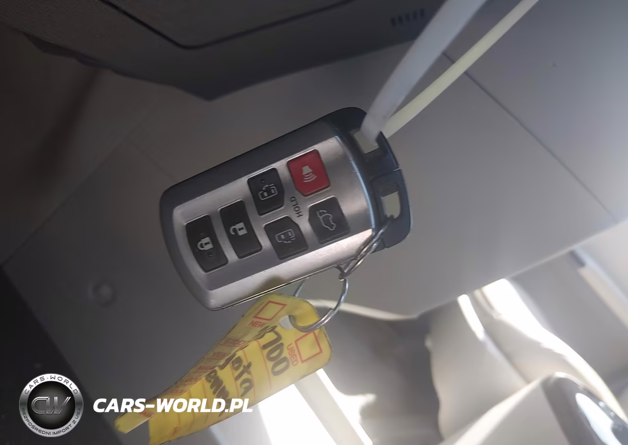 2016 Toyota Sienna Xle 7 Passenger VIN:5TDDK3DC9GS131680 - 11