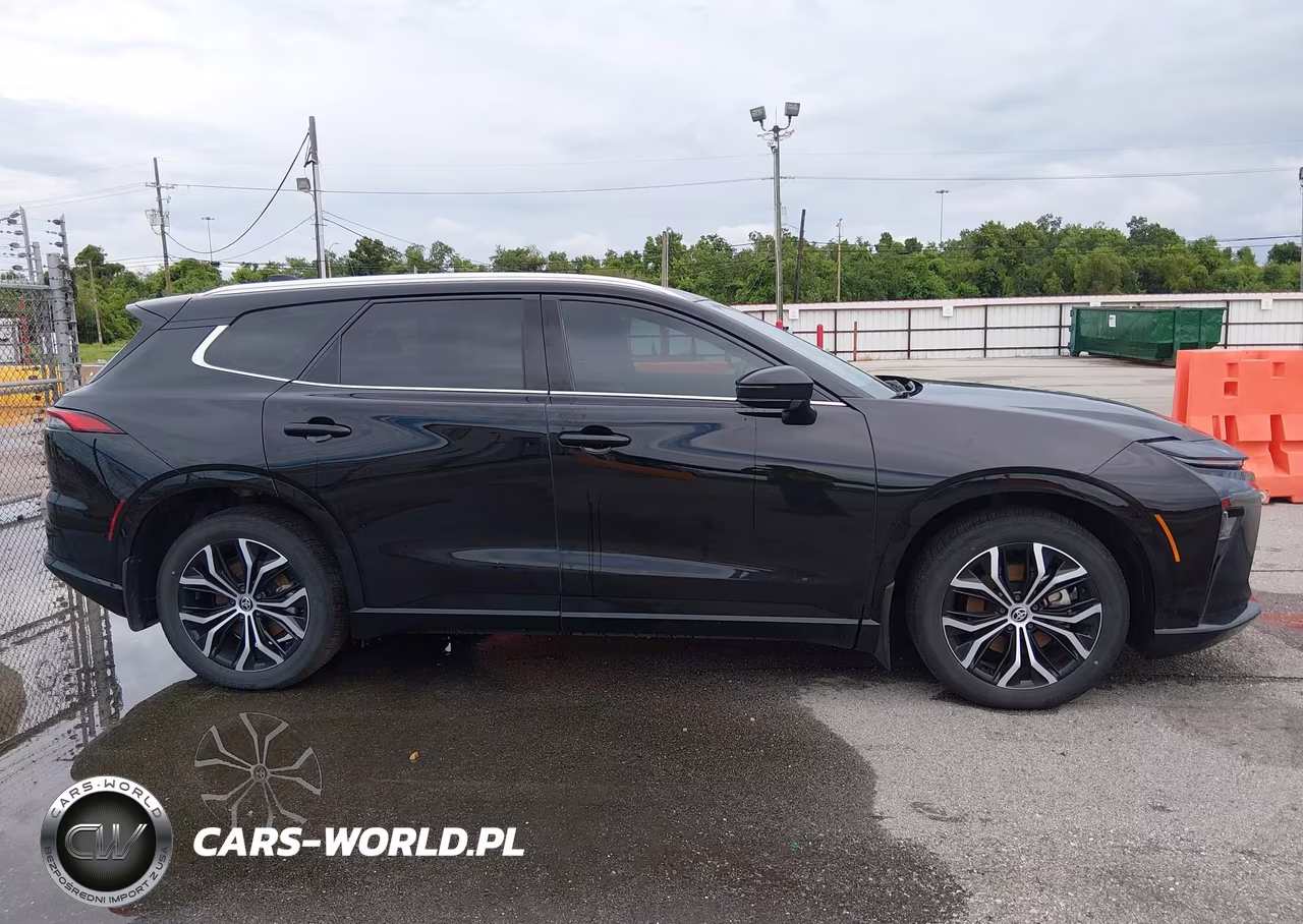 2025 Toyota Crown Signia Xle VIN:JTDACAAJ2S3000477 - 13