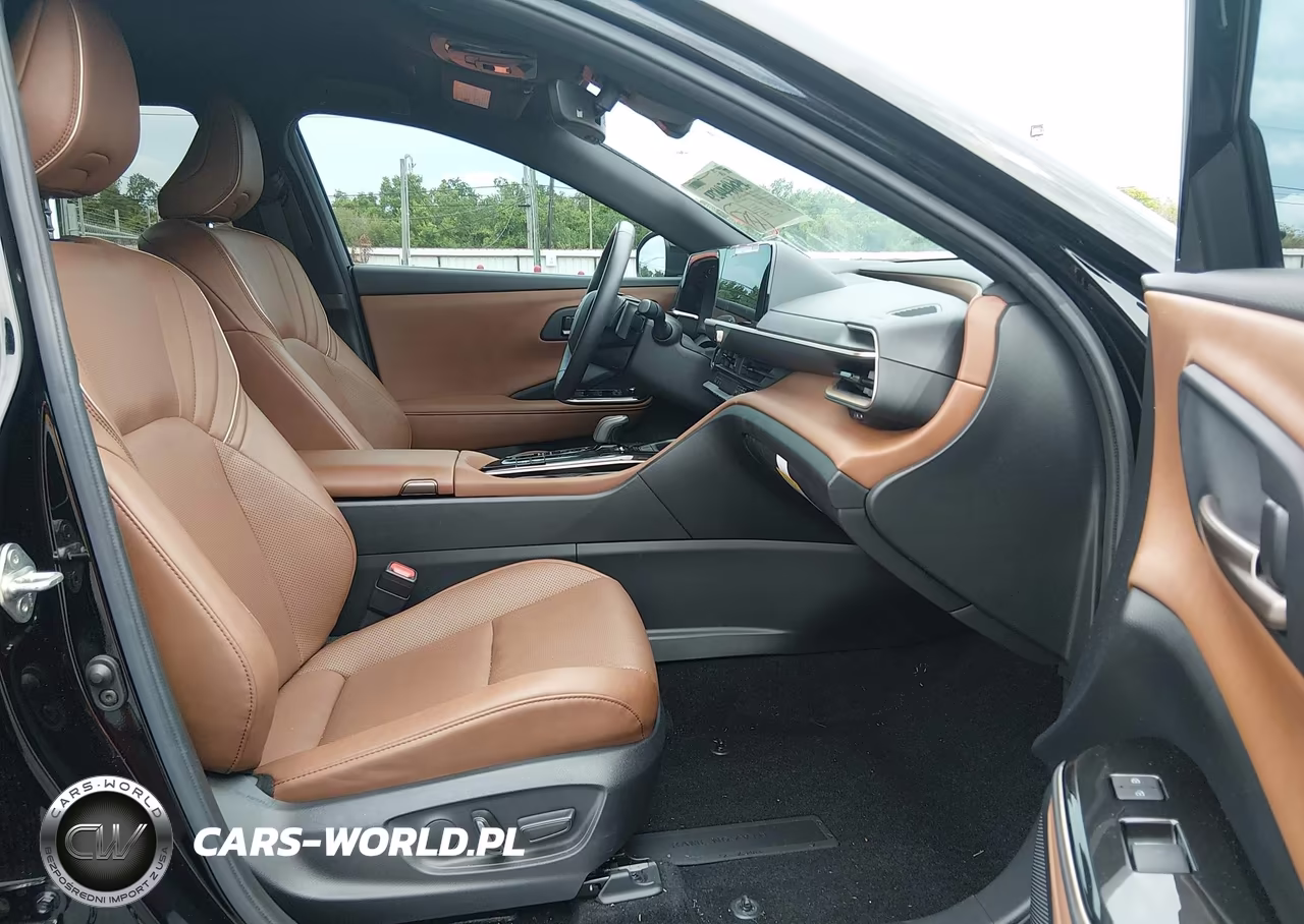 2025 Toyota Crown Signia Xle VIN:JTDACAAJ2S3000477 - 5