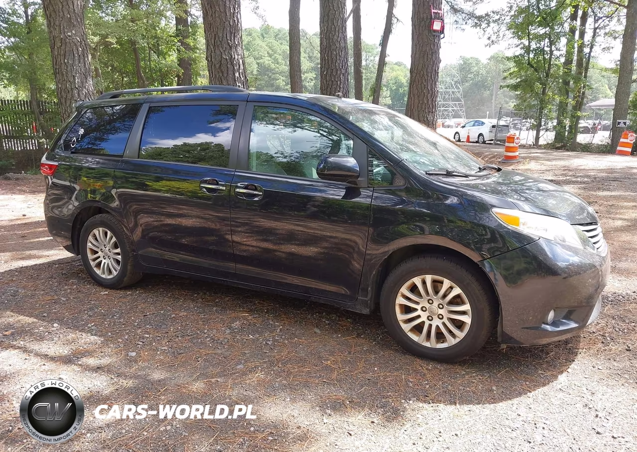 2017 Toyota Sienna Xle 8 Passenger