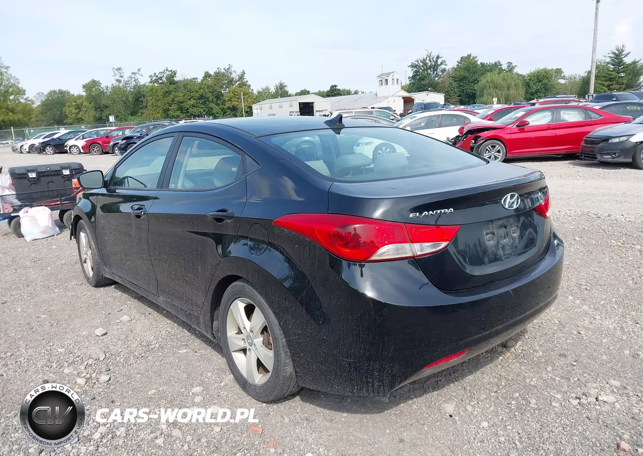 2013 Hyundai Elantra Gls VIN:KMHDH4AE8DU555610 - 3
