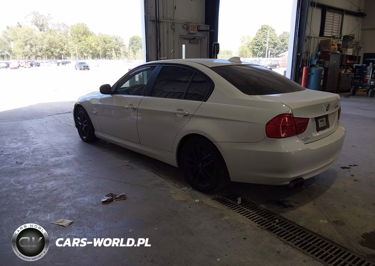 2011 BMW 328I xDrive VIN:WBAPK7C55BA817743 - 3