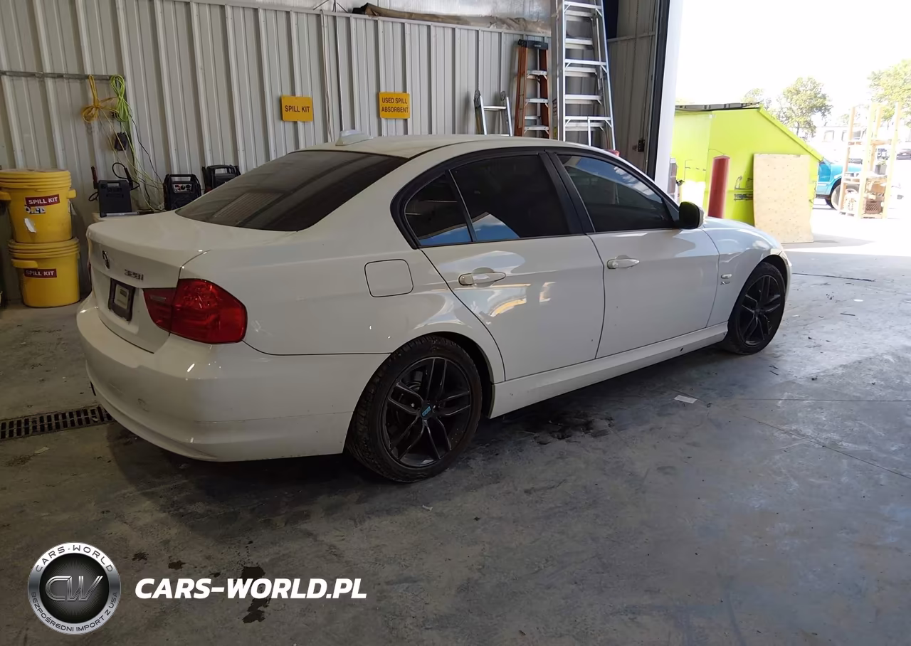 2011 BMW 328I xDrive VIN:WBAPK7C55BA817743 - 4