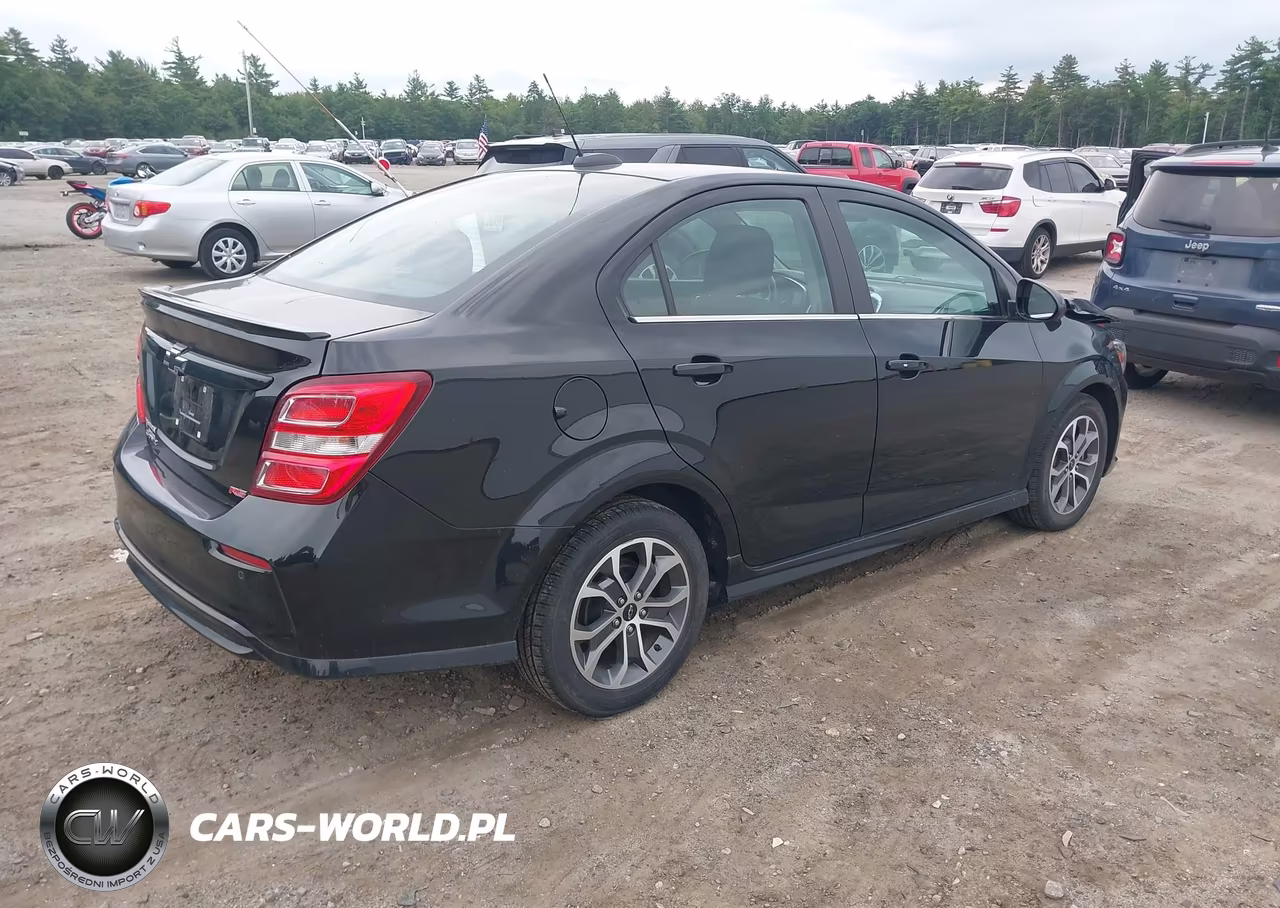 2020 Chevrolet Sonic Fwd Lt VIN:1G1JD5SB2L4107545 - 4