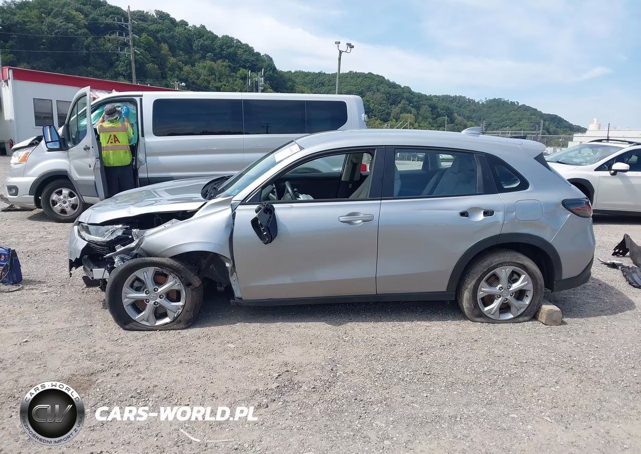 2025 Honda Hr-V Awd Lx VIN:3CZRZ2H39SM769999 - 15