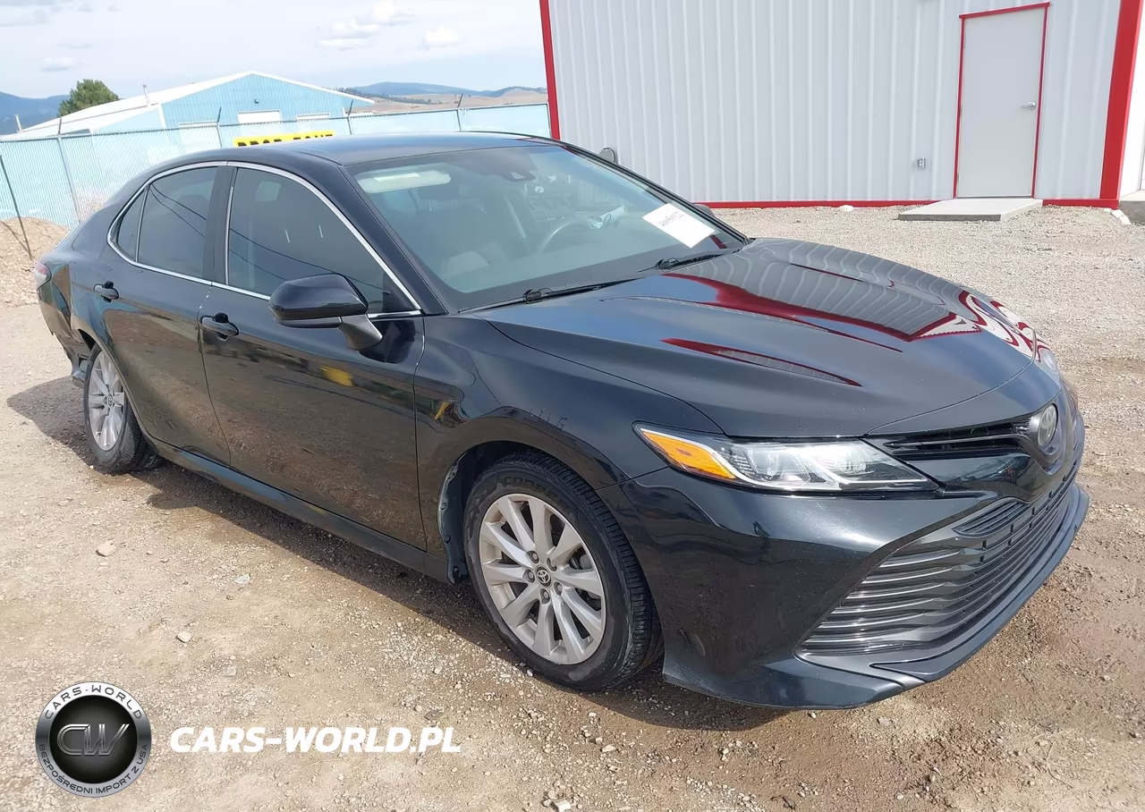 2020 Toyota Camry Le – zdjęcie 1 z 17