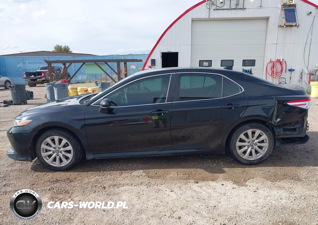 2020 Toyota Camry Le VIN:4T1C11AK4LU376614 - 15