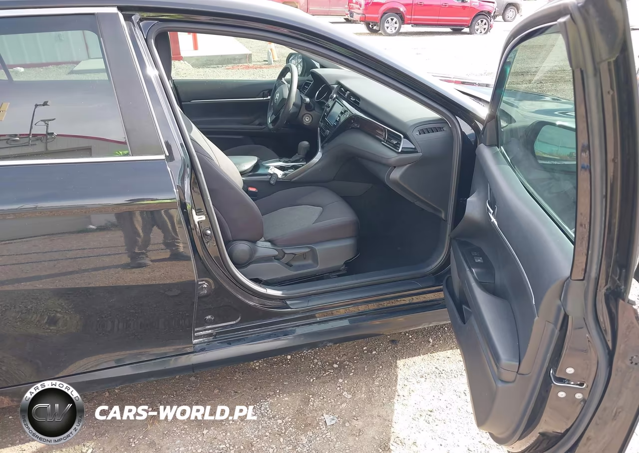 2020 Toyota Camry Le VIN:4T1C11AK4LU376614 - 5