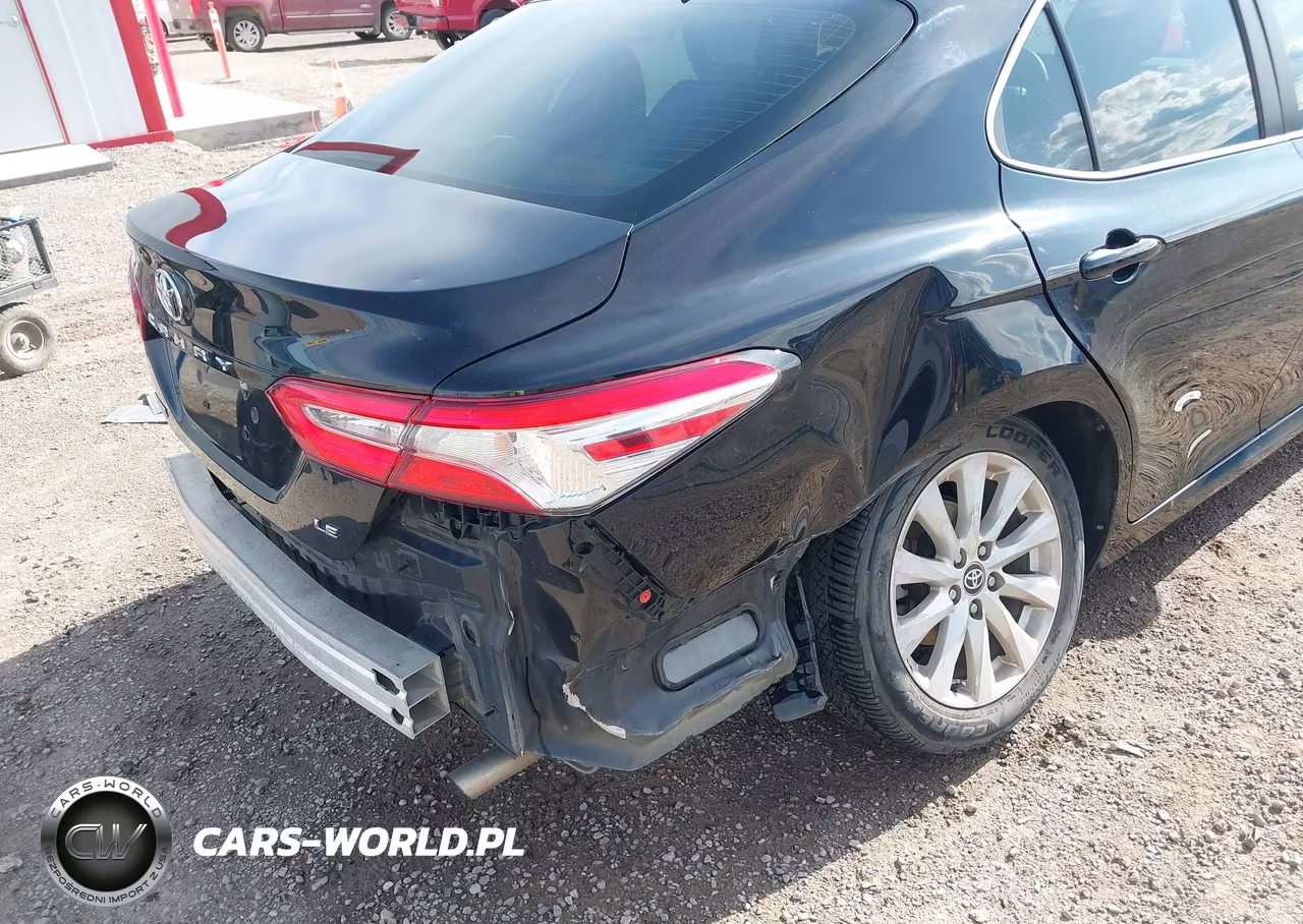 2020 Toyota Camry Le VIN:4T1C11AK4LU376614 - 6