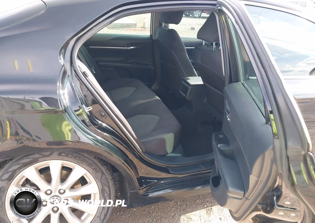 2020 Toyota Camry Le VIN:4T1C11AK4LU376614 - 8