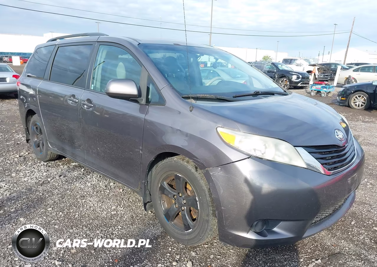 2011 Toyota Sienna Le V6 – zdjęcie 1 z 16