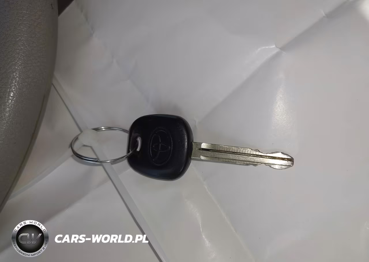 2011 Toyota Sienna Le V6 VIN:5TDKK3DC1BS118390 - 11