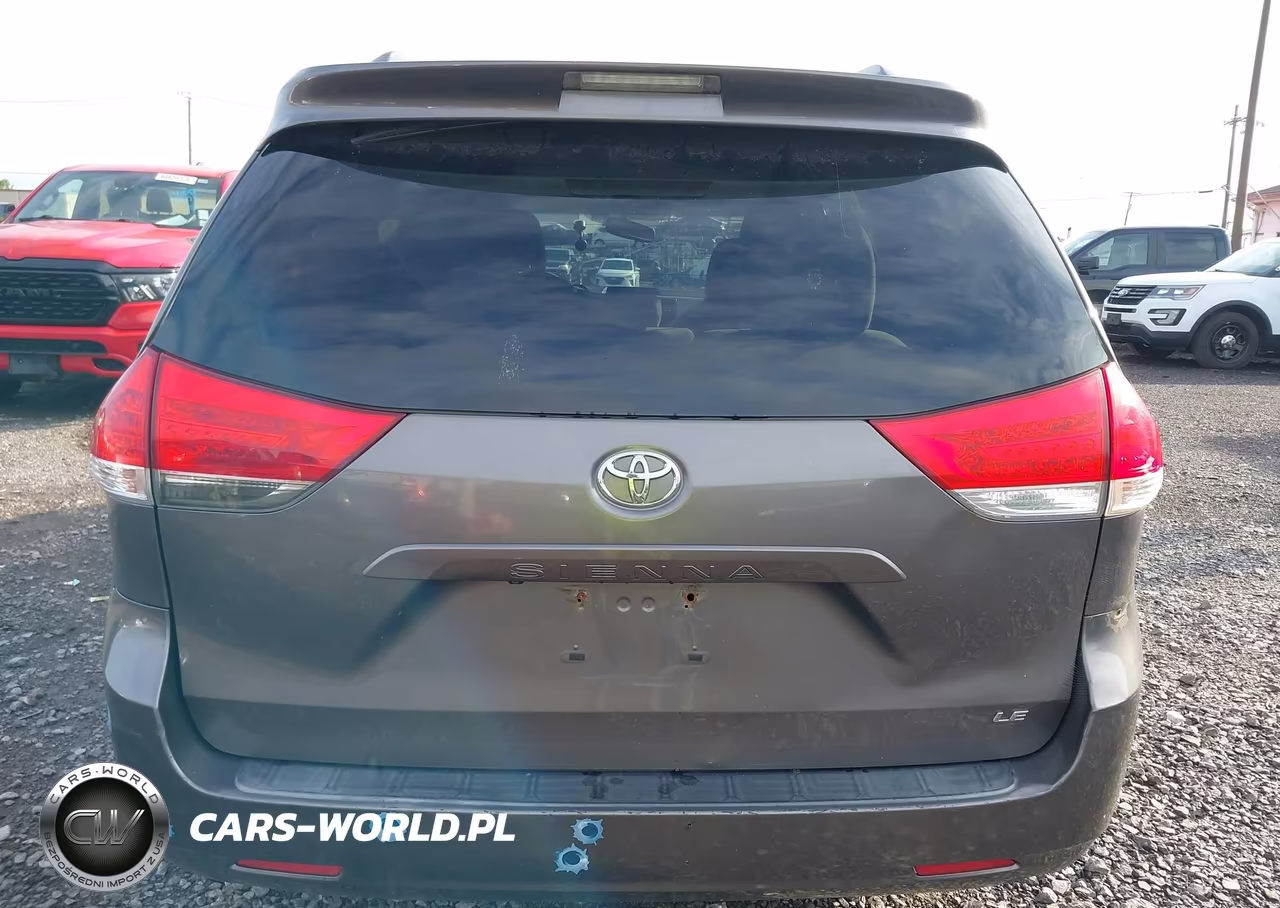 2011 Toyota Sienna Le V6 VIN:5TDKK3DC1BS118390 - 16