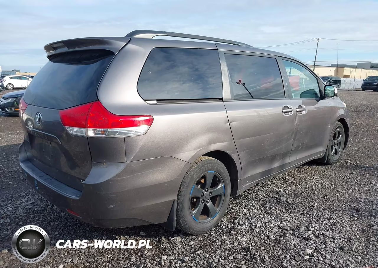 2011 Toyota Sienna Le V6 VIN:5TDKK3DC1BS118390 - 4