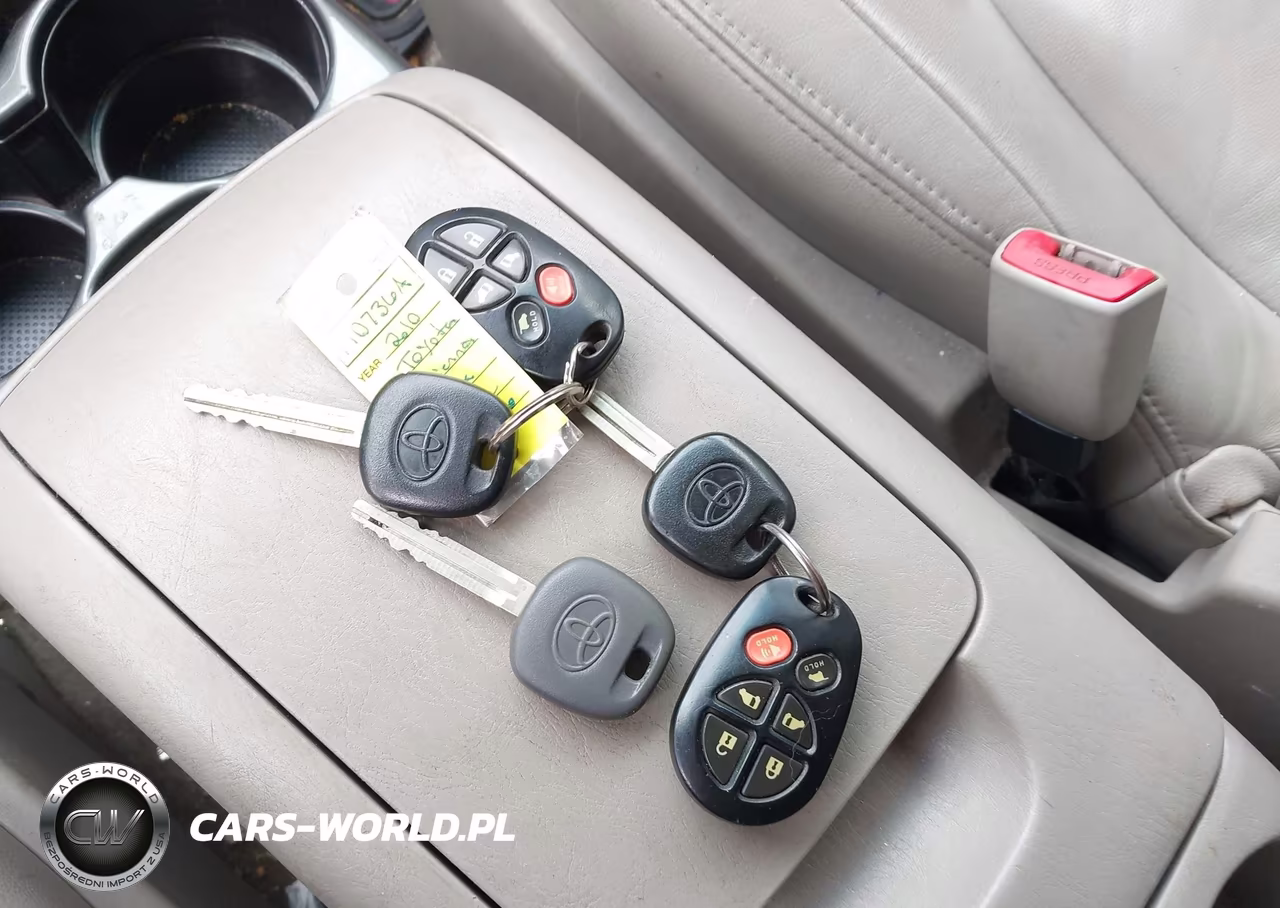 2010 Toyota Sienna Xle VIN:5TDYK4CC1AS292976 - 11