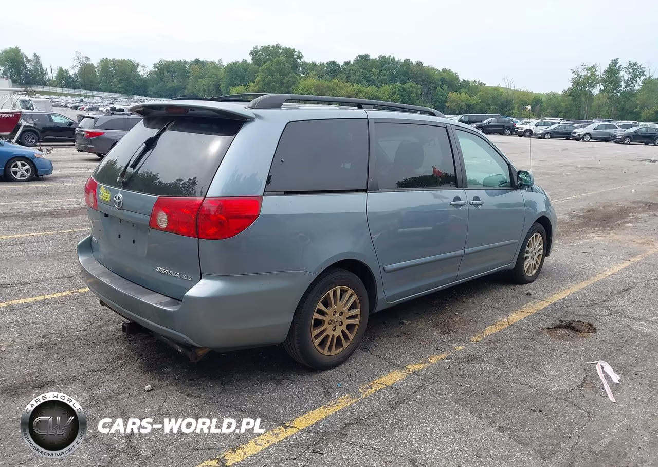 2010 Toyota Sienna Xle VIN:5TDYK4CC1AS292976 - 4