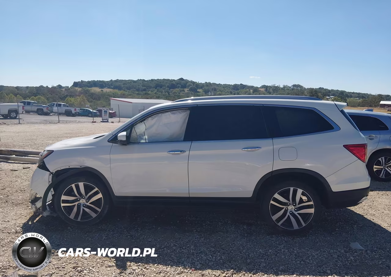 2016 Honda Pilot Touring VIN:5FNYF5H93GB038545 - 14