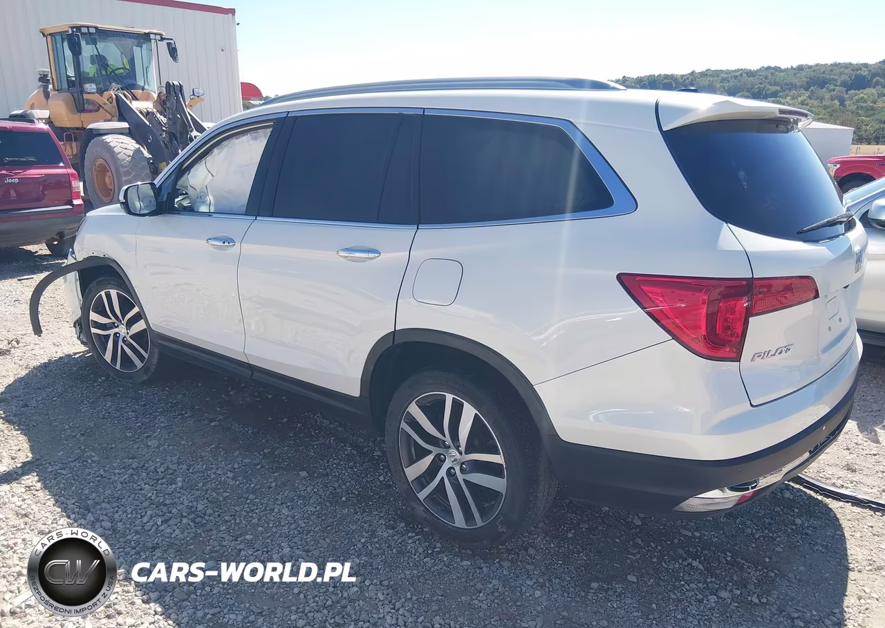2016 Honda Pilot Touring VIN:5FNYF5H93GB038545 - 3