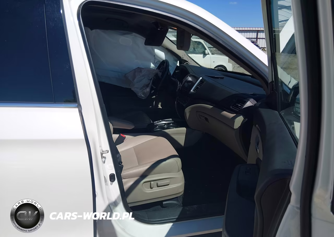 2016 Honda Pilot Touring VIN:5FNYF5H93GB038545 - 5